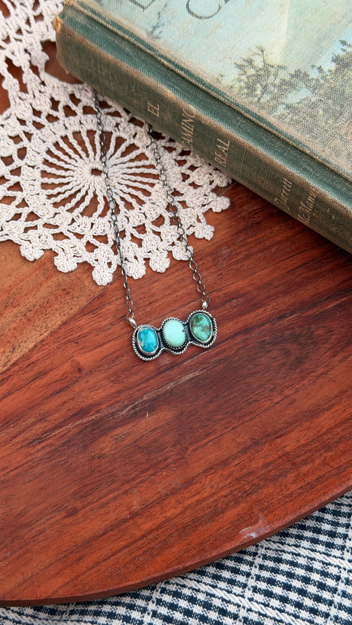 Lilly Necklace