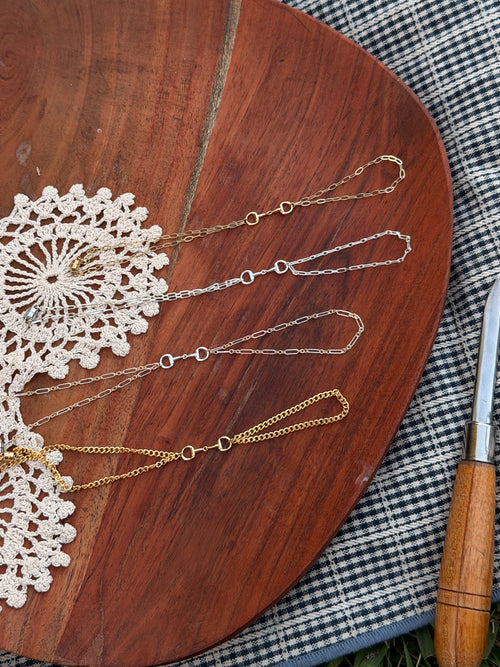 Chunky gold hand chain